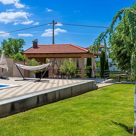 Vikendica Rose Blagaj